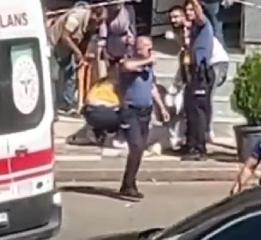 Cezaevinden çıkıp eski eşini sokak ortasında öldürdü