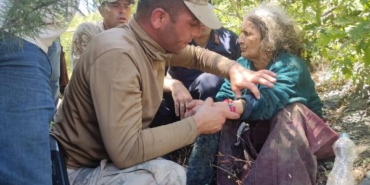 Çilek toplarken kaybolan kadını, jandarma buldu 30 Çilek toplarken kaybolan kadını jandarma buldu