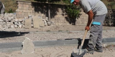 Çöpte cesedi bulunan bebek, kimsesizler mezarlığında toprağa verildi 32 Çöpte cesedi bulunan bebek kimsesizler mezarlığında toprağa verildi