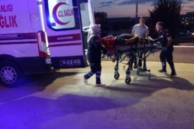 Çorum'da polis otosu ile hafif ticari araç çarpıştı: 2'si polis 3 yaralı