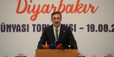 Cumhurbaşkanı Yardımcısı Yılmaz: Hiçbir terör örgütünün gücü annelere yetmez (3) 39 Cumhurbaşkanı Yardımcısı Yılmaz Hiçbir terör örgütünün gücü annelere yetmez 3