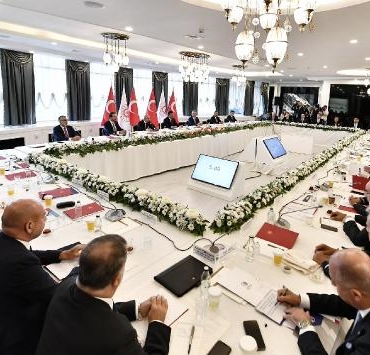 Cumhurbaşkanı Yardımcısı Yılmaz Temel hedefimiz istikrar içinde büyümek