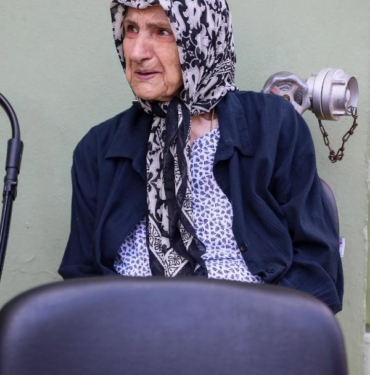 Dayanıksız olduğu gerekçesiyle yıkım kararı verilen sitenin tahliyesinde 6 gözaltı