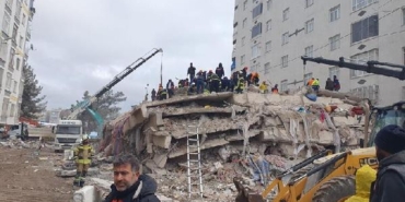 Depremde 137 kişinin öldüğü 2 apartman hem ruhsatsız hem projesiz 31 Depremde 137 kişinin öldüğü 2 apartman hem ruhsatsız hem projesiz