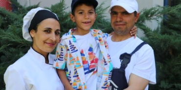 Depremzede Erdem lösemiyi yendi ailesiyle yeni bir hayata başladı