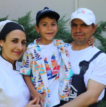 Depremzede Erdem lösemiyi yendi ailesiyle yeni bir hayata başladı