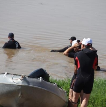 Dicle Nehrinde kaybolduğu ihbar edilen kişi 15 saattir aranıyor