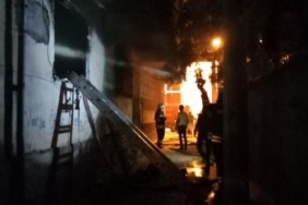 Diyarbakır’da apartman dairesinde yangın 2 Diyarbakırda apartman dairesinde yangın