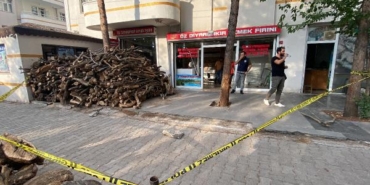 Diyarbakırda fırında silahlı ve bıçaklı borç ekmek kavgasında baba- oğul yaralandı