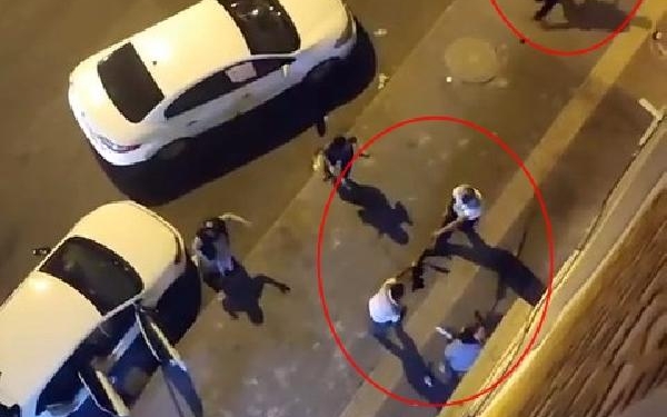 Diyarbakırda iki grup arasında taş sopa ve tabureli kavga 3 yaralı