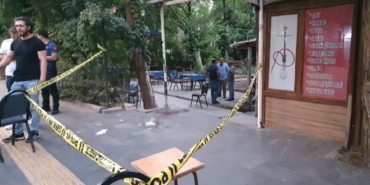 Diyarbakırda nişana davet edilmeyen kardeş babası ve kardeşini tabancayla yaraladı