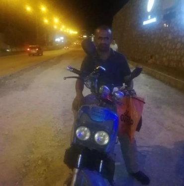 Diyarbakırda otomobilin çarptığı motosiklet sürücüsü ağır yaralandı Ek Fotoğraflar