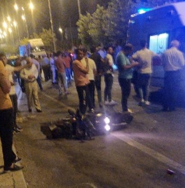 Diyarbakırda otomobilin çarptığı motosiklet sürücüsü ağır yaralandı
