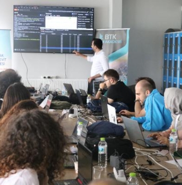 Dr Semih Çakır Siber güvenlikte yetişmiş elemana ihtiyaç var