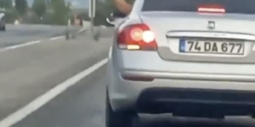 Düğün konvoyundaki maganda otomobilden rastgele ateş açtı