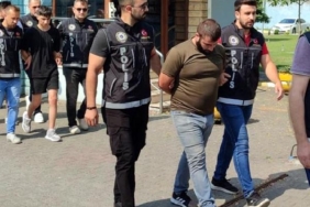 Dur ihtarına uymayan sürücünün otomobilinden uyuşturucu çıktı 2 gözaltı