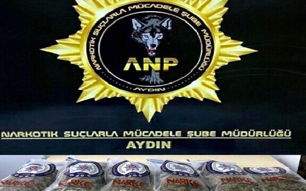 Durdurulan yarış motosikletlerinden uyuşturucu çıktı