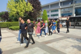 Düzcede günlük kiralık evlere uyuşturucu baskını 5 tutuklama