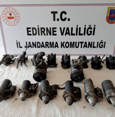 Edirnede kargo şubesine kaçakçılık baskını 1 gözaltı