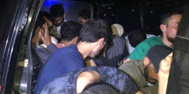 Edirne'de, minibüste 22 kaçak göçmen yakalandı 35 Edirnede minibüste 22 kaçak göçmen yakalandı