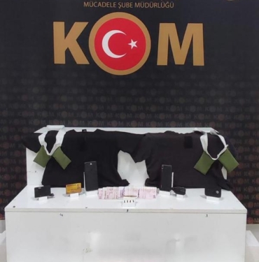 Ehliyet sınavında 'kameralı' kopyaya suçüstü 9 Ehliyet sınavında kameralı kopyaya suçüstü