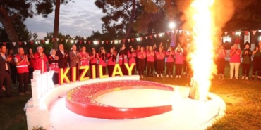 Ek fotoğraflar Aile ve Sosyal Hizmetler Bakanı Göktaş Kızılay Gençlik Kampını ziyaret etti