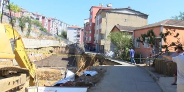 ek fotoğraflar Sarıyerde yol çöktü