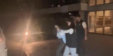 ek fotoğraflarlar Bağcılarda balkondan ateş eden kadın yakalandı