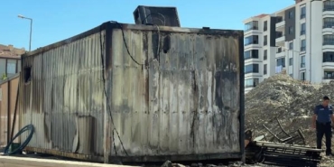 Elazığ’da İBB’nin yapımını üstlendiği okul inşaatında yangın 9 Elazığda İBBnin yapımını üstlendiği okul inşaatında yangın