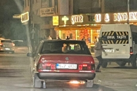 Elazığda seyir halindeki otomobil yandı