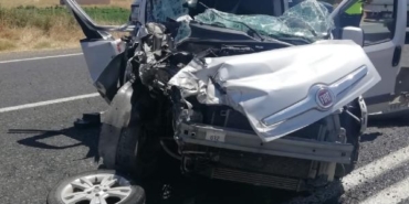 Elazığ'da traktör ile hafif ticari araç çarpıştı: 5 yaralı 29 Elazığda traktör ile hafif ticari araç çarpıştı 5 yaralı