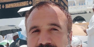 Elektrik direğinde akıma kapılarak öldü