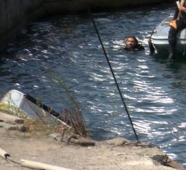 Eminönünde denize düşen otobüs 6 saat süren çalışmanın ardından çıkarıldı