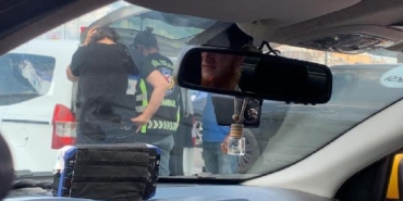 Eminönü'nde kurallara uymayan taksicilere ceza yazıldı 9 Eminönünde kurallara uymayan taksicilere ceza yazıldı