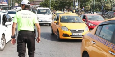Eminönü'nde taksi ve korsan taşımacılık denetimi 33 Eminönünde taksi ve korsan taşımacılık denetimi