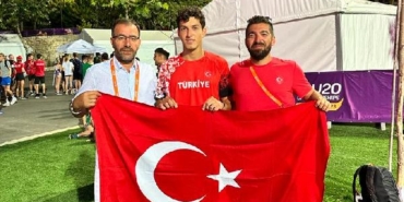 Erdem Tilki'den sırıkla atlamada bronz madalya 18 Erdem Tilkiden sırıkla atlamada bronz madalya