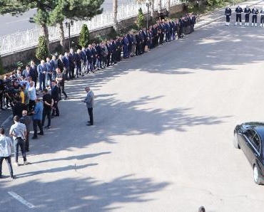 Erzurum'a atanan Vali Çiftçi, görevine başladı 2 Erzuruma atanan Vali Çiftçi görevine başladı