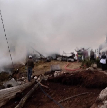 Erzurum'da bir evde çıkan yangın, bitişiktekilere de sıçradı