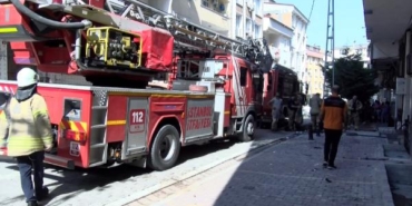 Esenyurt'ta 4. katta başlayan yangın üst kata sıçradı 35 Esenyurtta 4 katta başlayan yangın üst kata sıçradı