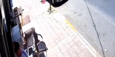 Esenyurt'ta alkollü sürücü trafiği birbirine kattı 3 Esenyurtta alkollü sürücü trafiği birbirine kattı