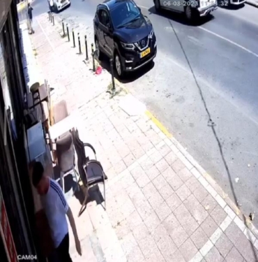 Esenyurtta alkollü sürücü trafiği birbirine kattı