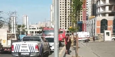 Esenyurt'ta bornozla cama çıkıp mahalleyi bir birine kattı 11 Esenyurtta bornozla cama çıkıp mahalleyi bir birine kattı