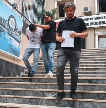 Esenyurtta kendini polis olarak tanıttı 5 kilogram altını alıp kaçtı