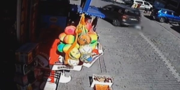 Esenyurt'ta otomobilin çarptığı Aslı hayatını kaybetti 24 Esenyurtta otomobilin çarptığı Aslı hayatını kaybetti