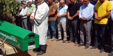 Eşinin öldürdüğü Büşra ve oğlu yan yana toprağa verildi