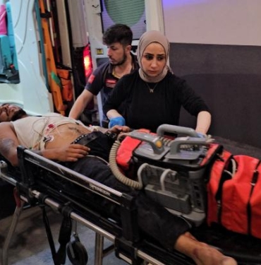 Evinde uğradığı silahlı saldırıda ağır yaralandı