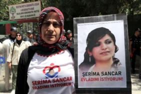 Evlat nöbetindeki anne Çocuklarımızı almadan ayrılmayacağız