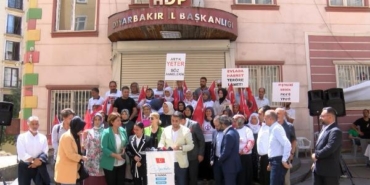 Evlat nöbetindeki çadırda Diyarbakır Annelerin Terörle Mücadelesi 5 Yılında paneli