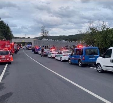 Eyüpsultan'da otobüs devrildi çok sayıda yaralı var-1 7 Eyüpsultanda otobüs devrildi çok sayıda yaralı var-1