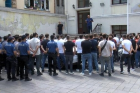 Fatih'te hanutçu ve seyyar satıcılara denetim 4 Fatihte hanutçu ve seyyar satıcılara denetim